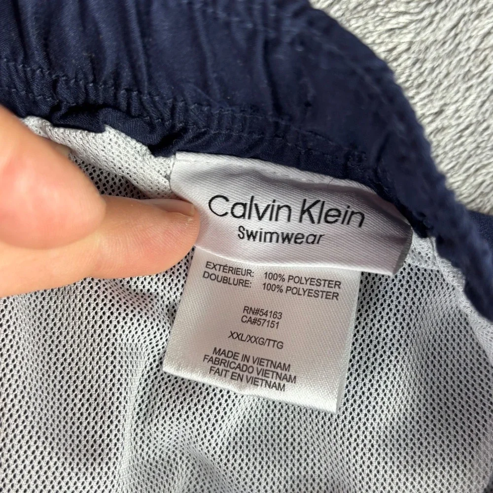 Calvin Klein Swim Trunks Men XXL Navy Blue Logo Graphic UPF 40+ CB3DP009 NWT